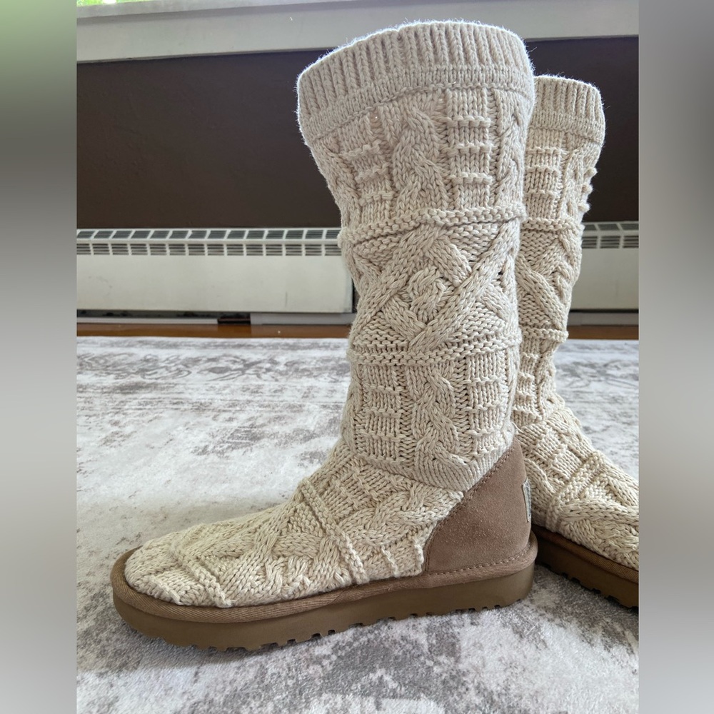 UGG Women’s Cream Kalla Cable Knit Sweater with Shearling Pull on Boots Sz 9 - Picture 5 of 13